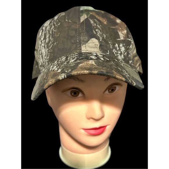 New without tags Camouflage Hat by Realtree  Adjustable - Picture 1 of 5